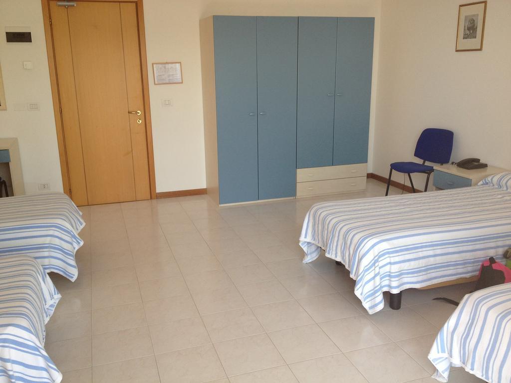 Casa Per Ferie Maria Assunta Hotel Lido di Jesolo Eksteriør billede
